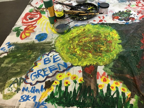 Tác phẩm của học sinh vẽ tại lễ khai mạc Tác phẩm của học sinh vẽ tại lễ khai mạc