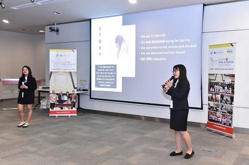 Đội Maverick từ Trường ĐH RMIT trình bày tại cuộc thi Đội Maverick từ Trường ĐH RMIT trình bày tại cuộc thi