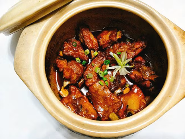 Cách làm món sườn kho tiêu mềm thơm, đậm đà vèo vèo đưa cơm, cả nhà khen tấm tắc