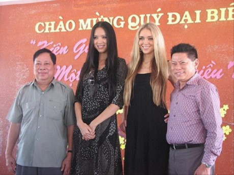 Nhan sắc bóng hồng cũ của tỷ phú Hoàng Kiều khiến Ngọc Trinh phải e thẹn Nhan sac bong hong cu cua ty phu Hoang Kieu khien Ngoc Trinh phai e then