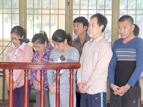 Cô gái vướng vào lao lý vì tiêu tiền giả của người yêu - Ảnh 1 Co gai vuong vao lao ly vi tieu tien gia cua nguoi yeu - Anh 1