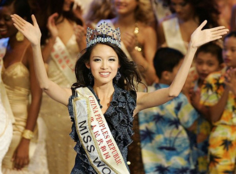 Nhan sắc bóng hồng cũ của tỷ phú Hoàng Kiều khiến Ngọc Trinh phải e thẹn Nhan sac bong hong cu cua ty phu Hoang Kieu khien Ngoc Trinh phai e then