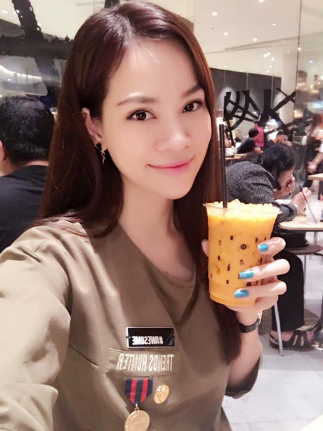 Hai con nhưng con dâu của tỷ phú Hoàng Kiều còn đẹp hơn Ngọc Trinh - Ảnh 6 Hai con nhung con dau cua ty phu Hoang Kieu con dep hon Ngoc Trinh - Anh 6