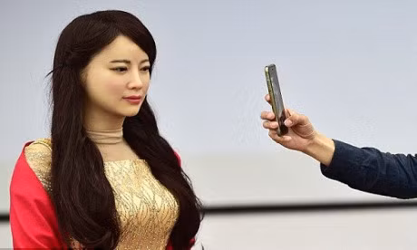 Thieu nu robot xinh nhu nguoi that o Trung Quoc - Anh 1