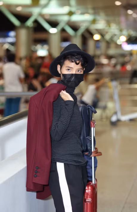 Vu Cat Tuong bi an di lam giam khao o nuoc ngoai - Anh 3