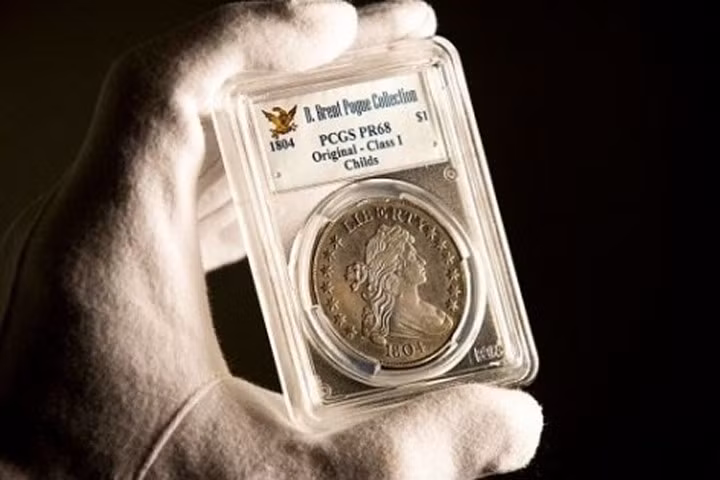 Đồng xu bạc Bust Silver Dollar của Mỹ giá hơn 74 tỷ đồng có gì lạ?