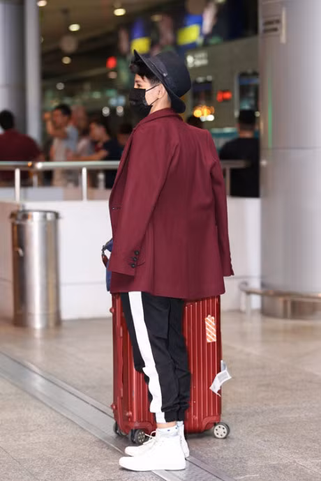 Vu Cat Tuong bi an di lam giam khao o nuoc ngoai - Anh 2