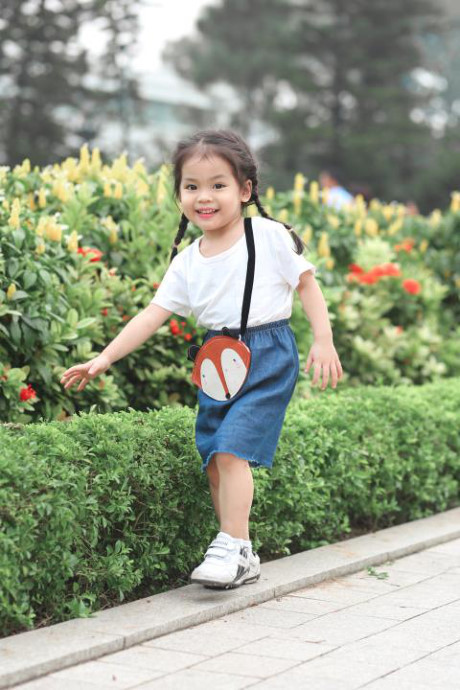 Bé 3 tuổi tự phối đồ mặc hàng ngày, sành điệu như mẫu nhí - Ảnh 15 Be 3 tuoi tu phoi do mac hang ngay, sanh dieu nhu mau nhi - Anh 15