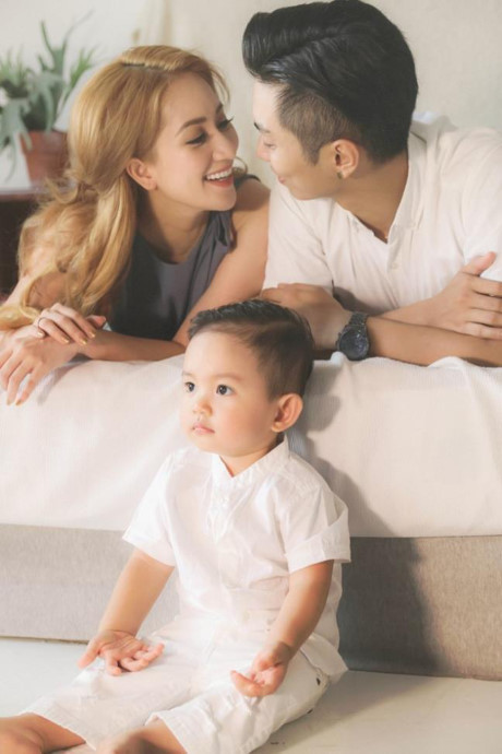 Phan Hiển tiết lộ về đám cưới với Khánh Thi sau hơn 1 năm chung sống và có con - Ảnh 1 Phan Hien tiet lo ve dam cuoi voi Khanh Thi sau hon 1 nam chung song va co con - Anh 1