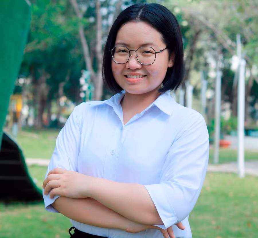Trần Lê Thanh Vy, thủ khoa năm 2022 Trường ĐH Trà Vinh.