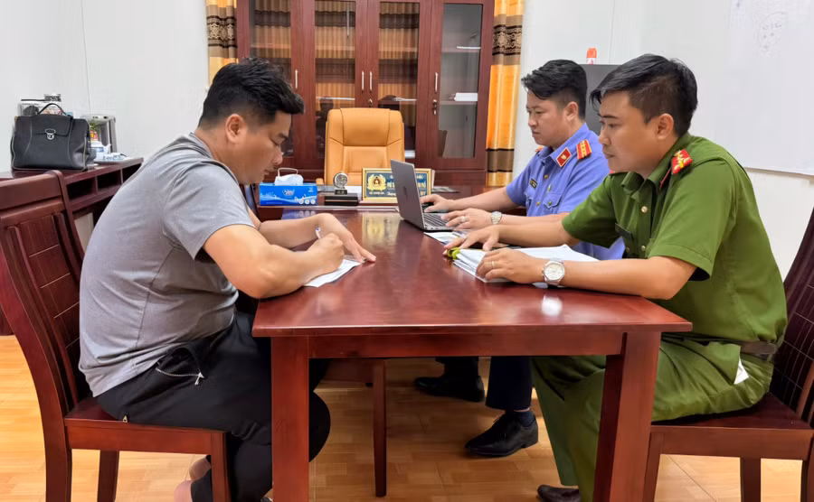 Tăng Tấn Đạt tại Cơ quan Công an. (Ảnh: V.V)