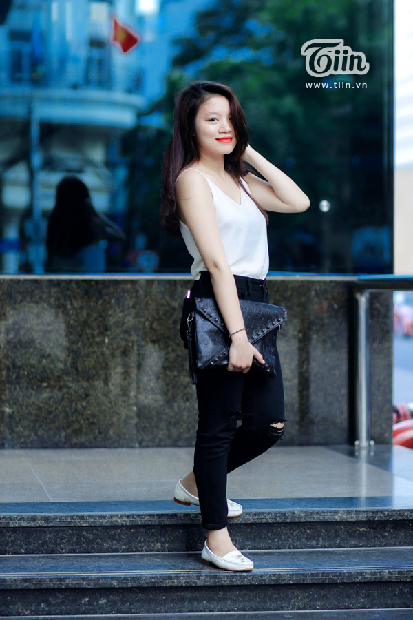 Giới trẻ Hà Nội đọ sắc với trang phục mát mẻ quyến rũ