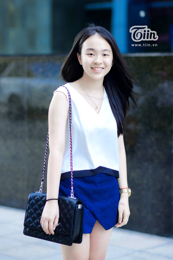 Giới trẻ Hà Nội đọ sắc với trang phục mát mẻ quyến rũ