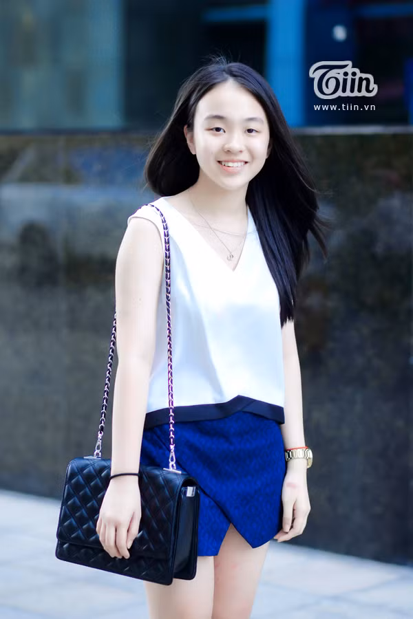 Giới trẻ Hà Nội đọ sắc với trang phục mát mẻ quyến rũ