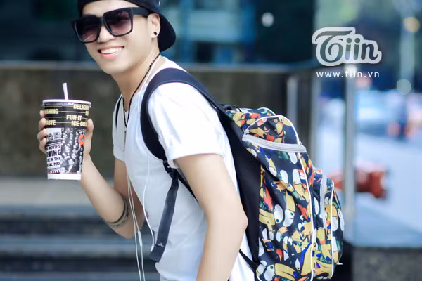 Giới trẻ Hà Nội đọ sắc với trang phục mát mẻ quyến rũ