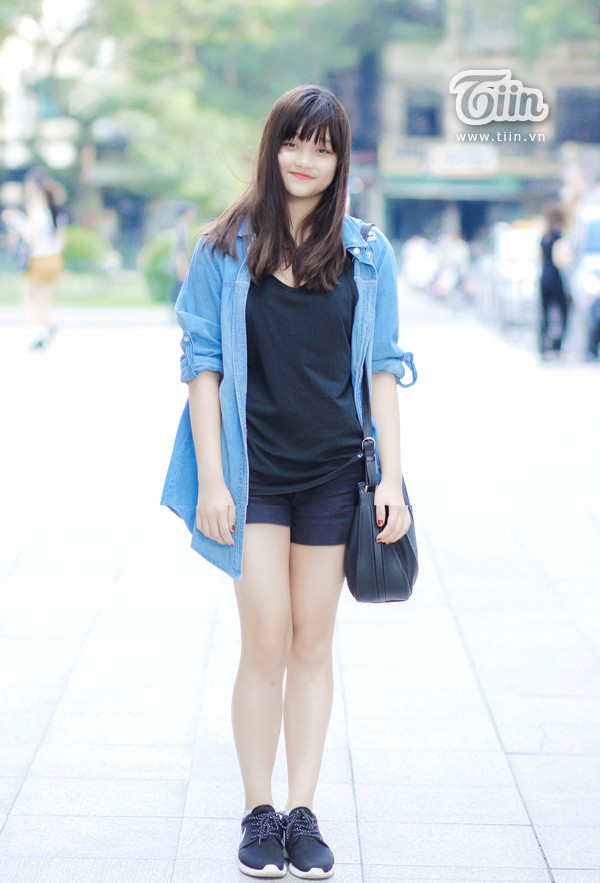 Giới trẻ Hà Nội đọ sắc với trang phục mát mẻ quyến rũ