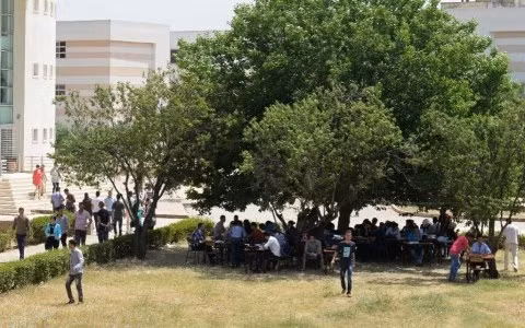 Các học sinh tại một trường phổ thông ở Morocco. Ảnh AFP