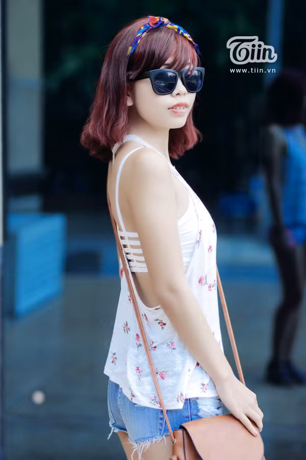 Giới trẻ Hà Nội đọ sắc với trang phục mát mẻ quyến rũ