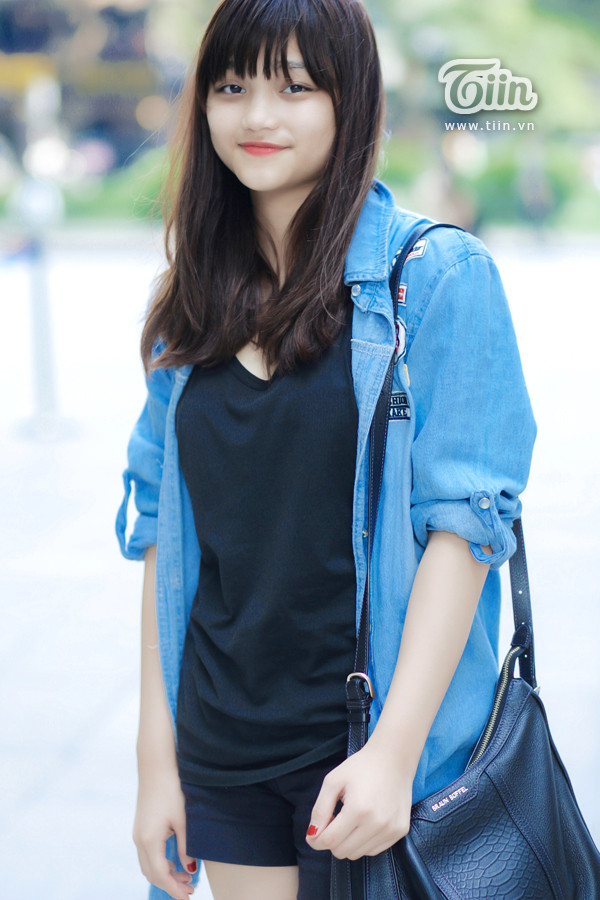 Giới trẻ Hà Nội đọ sắc với trang phục mát mẻ quyến rũ