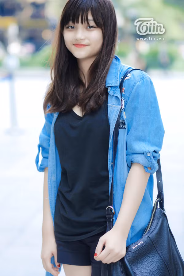 Giới trẻ Hà Nội đọ sắc với trang phục mát mẻ quyến rũ