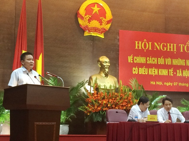 Ông Trần Kim Tự - Phó Cục trưởng Cục Nhà giáo và CBQL giáo dục phát biểu tại hội nghị