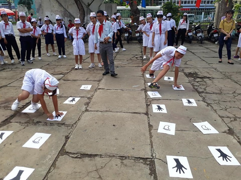 Tham gia trò chơi rèn kỹ năng sống Tham gia trò chơi rèn kỹ năng sống