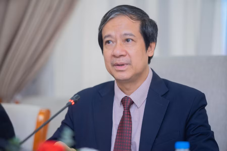 Bộ trưởng Bộ GD&ĐT Nguyễn Kim Sơn phát biểu tại buổi làm việc. Bộ trưởng Bộ GD&ĐT Nguyễn Kim Sơn phát biểu tại buổi làm việc.