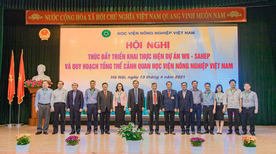 Hội nghị thúc đẩy triển khai thực hiện Dự án SAHEP-VNUA và quy hoạch tổng thể cảnh quan Học viện Nông nghiệp Việt Nam.