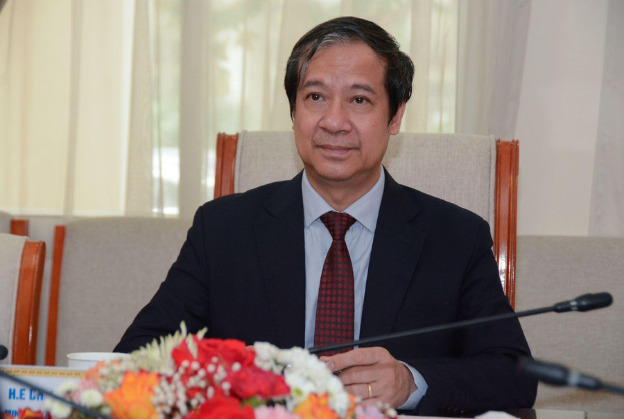 Bộ trưởng Bộ GD&ĐT Nguyễn Kim Sơn phát biểu tại buổi làm việc. Bộ trưởng Bộ GD&ĐT Nguyễn Kim Sơn phát biểu tại buổi làm việc.