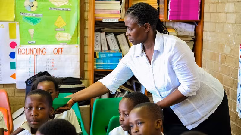 Đời sống của giáo viên hợp đồng tại các quốc gia châu Phi cận Sahara đang đối mặt với nhiều khó khăn.