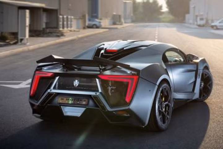 Trung Quốc tăng thuế để hạn chế dùng xe "siêu sang"