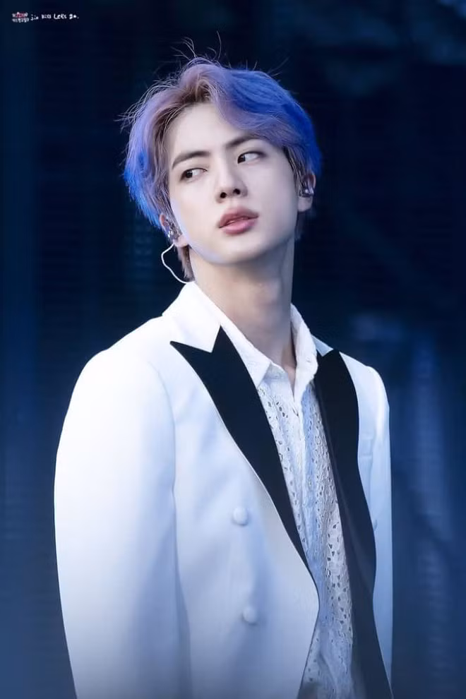 1. Jin (Giọng ca chính của BTS)