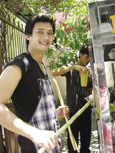 Bức tranh màu xám của làng mẫu nam Việt