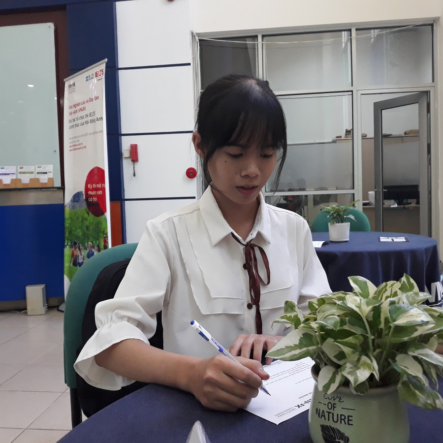 Với học bổng Tate and Lyle hỗ trợ học phí và phí sinh hoạt trong 4 năm đại học, nữ sinh Huỳnh Thị Ly có thể yên tâm học tập