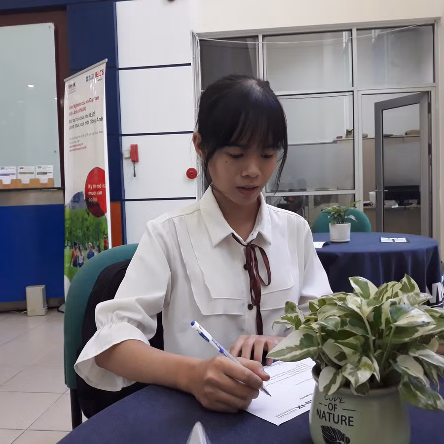 Với học bổng Tate and Lyle hỗ trợ học phí và phí sinh hoạt trong 4 năm đại học, nữ sinh Huỳnh Thị Ly có thể yên tâm học tập