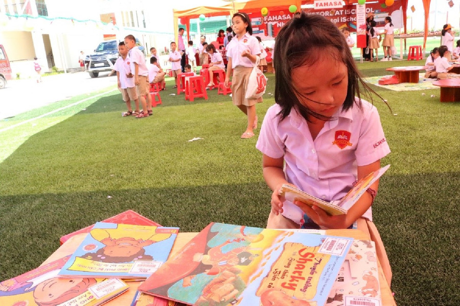 Thế giới của em và người bạn "Sách" Thế giới của em và người bạn "Sách"