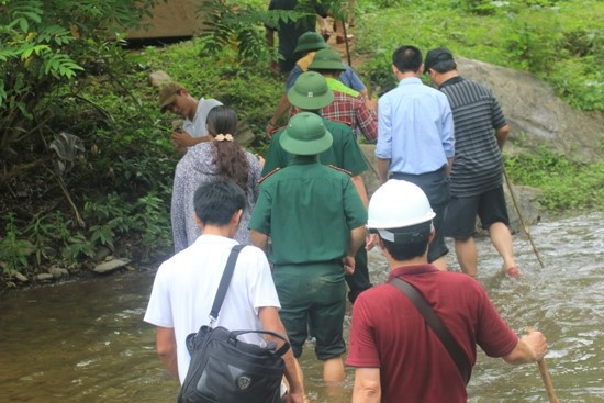 Xé rừng phá án, truy lùng kẻ thảm sát 4 người làm rúng động xứ Nghệ ảnh 1 Xé rừng phá án, truy lùng kẻ thảm sát 4 người làm rúng động xứ Nghệ ảnh 1
