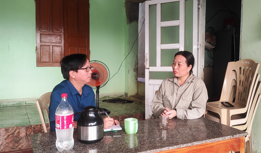 Bà Đào Thị Phương ngồi trò chuyện với PV Báo Giáo dục và Thời đại.