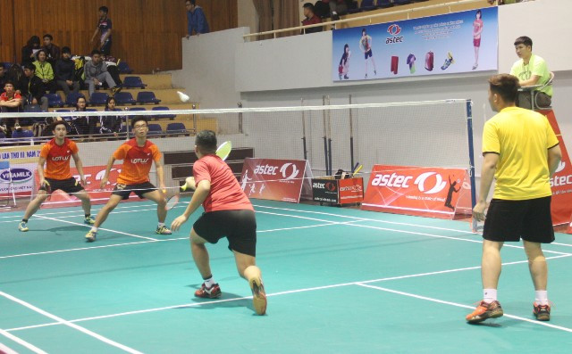 Hình ảnh thi đấu Giải cầu lông học sinh, sinh viên thành phố Hà Nội tranh cup báo Tuổi trẻ Thủ đô lần thứ III