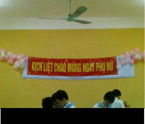 Ảnh chế tránh ""bão 20/10"" của cánh mày râu ảnh 3 Ảnh chế tránh ""bão 20/10"" của cánh mày râu ảnh 3
