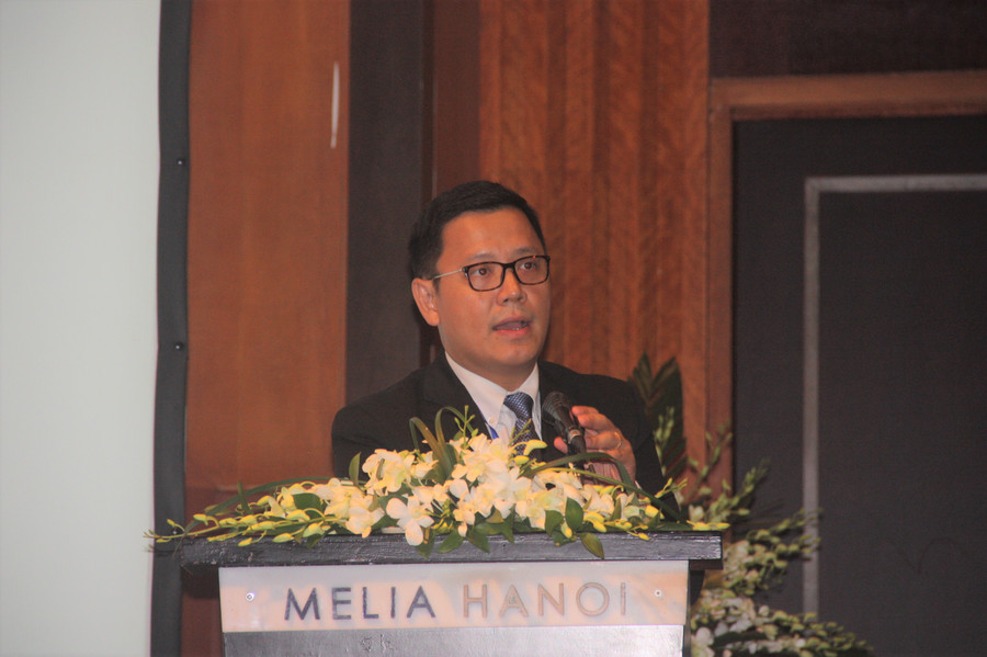 Ông Lê Anh Vinh – Phó Viện trưởng Viện Khoa học giáo dục Việt Nam - phát biểu tại họp báo Ông Lê Anh Vinh – Phó Viện trưởng Viện Khoa học giáo dục Việt Nam - phát biểu tại họp báo