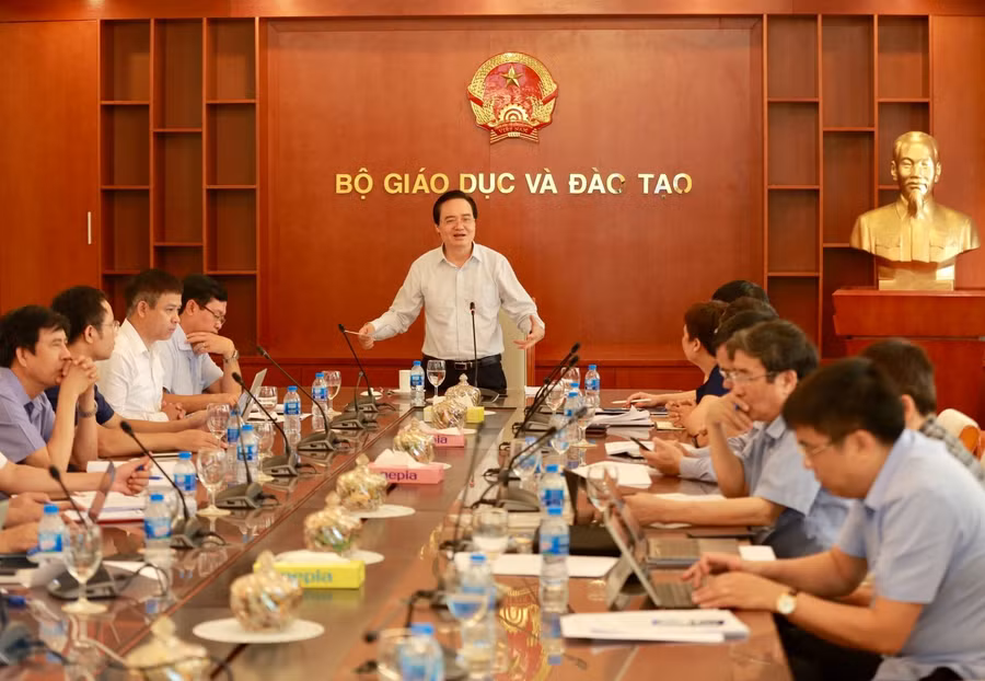 Bộ trưởng Bộ GD&ĐT Phùng Xuân Nhạ chủ trì phiên họp Ban Chỉ đạo Chính phủ điện tử của Bộ GD&ĐT