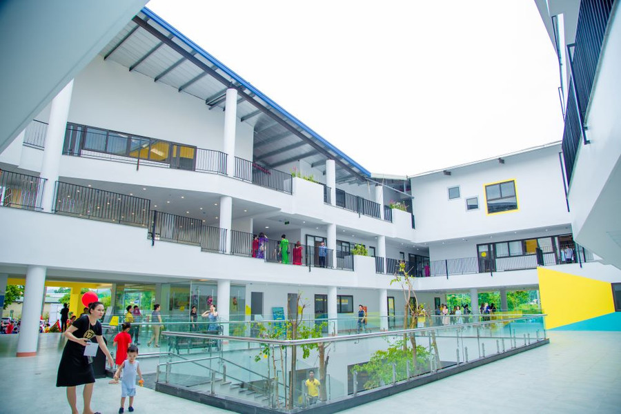 Điểm nổi bật về chất lượng đào tạo của trường là được kế thừa và chuyển giao chương trình giảng dạy của trường tiểu học Đoàn Thị Điểm, Hà Nội. Nhà trường cũng có đội ngũ giáo viên tiếng Anh đến từ các nước Anh, Mỹ, Australia, New Zealand; cùng với đó là đội ngũ cố vấn là các chuyên gia nhiều kinh nghiệm trong ngành.