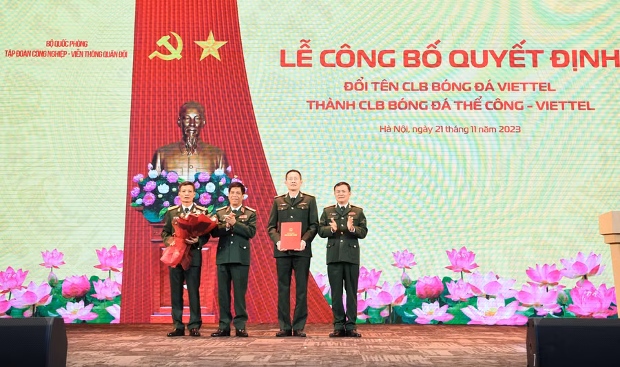 Lễ công bố quyết định đổi tên CLB bóng đá Viettel thành CLB bóng đá Thể Công - Viettel được tổ chức chiều 21/11 tại Hà Nội. Ảnh: INT.