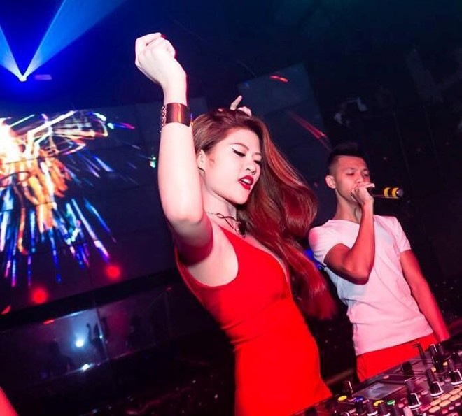 Ngọc Anh hết mình trong những đêm diễn. DJ 9X tiết lộ thâm cung bí sử nghề hái ra tiền tỷ