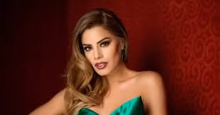 Người đẹp bị trao nhầm vương miện tình tứ với Vin Diesel