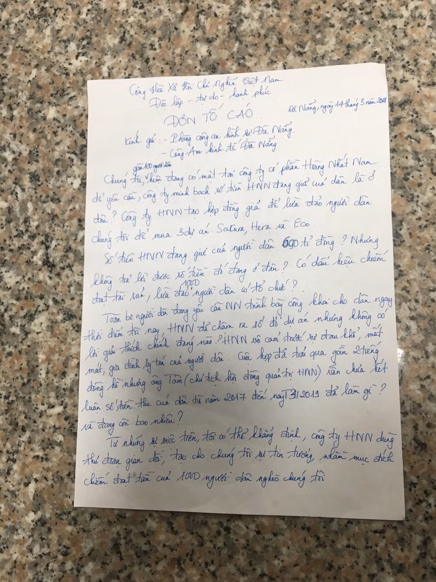 Một trong những đơn tố cáo của khách hàng mua đất dự án thông qua sàn giao dịch của Nhất Nam Land được thảo ra vào tối 14/3 Một trong những đơn tố cáo của khách hàng mua đất dự án thông qua sàn giao dịch của Nhất Nam Land được thảo ra vào tối 14/3