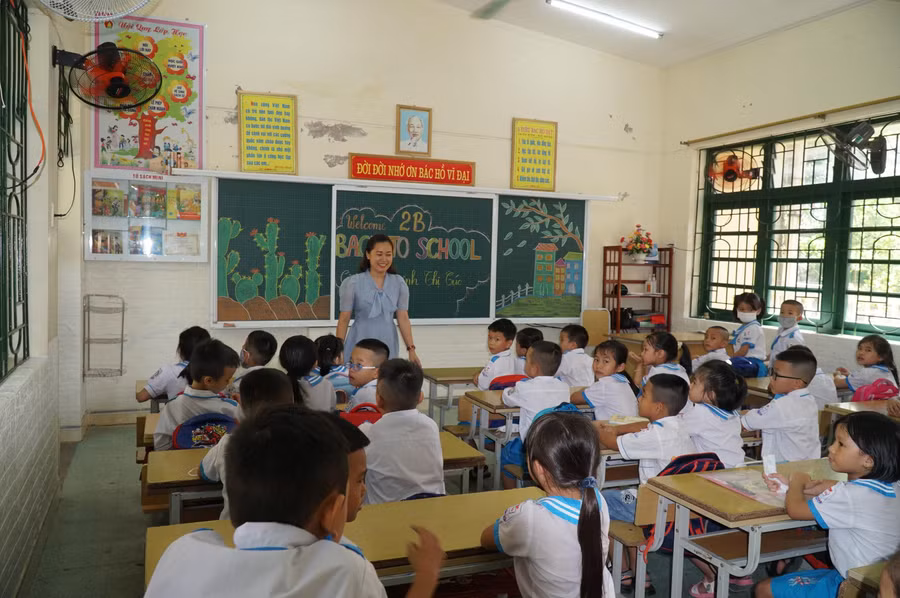 Lương cơ sở tăng sẽ góp phần tăng thu nhập cho viên chức, người lao động ngành Giáo dục. Lương cơ sở tăng sẽ góp phần tăng thu nhập cho viên chức, người lao động ngành Giáo dục.