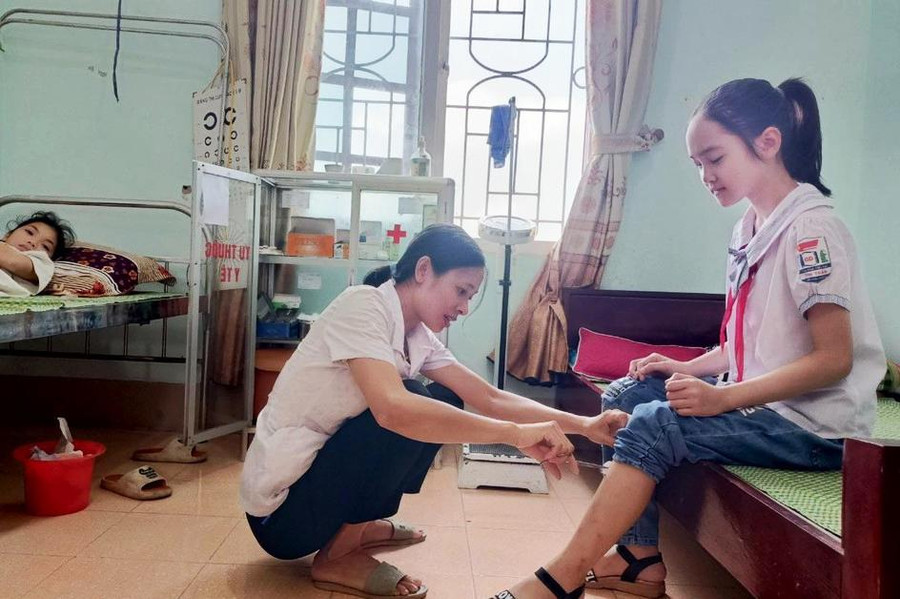 Giáo viên, nhân viên hợp đồng tại Nghệ An đang có mức thu nhập rất thấp chỉ bằng mức lương khởi điểm.