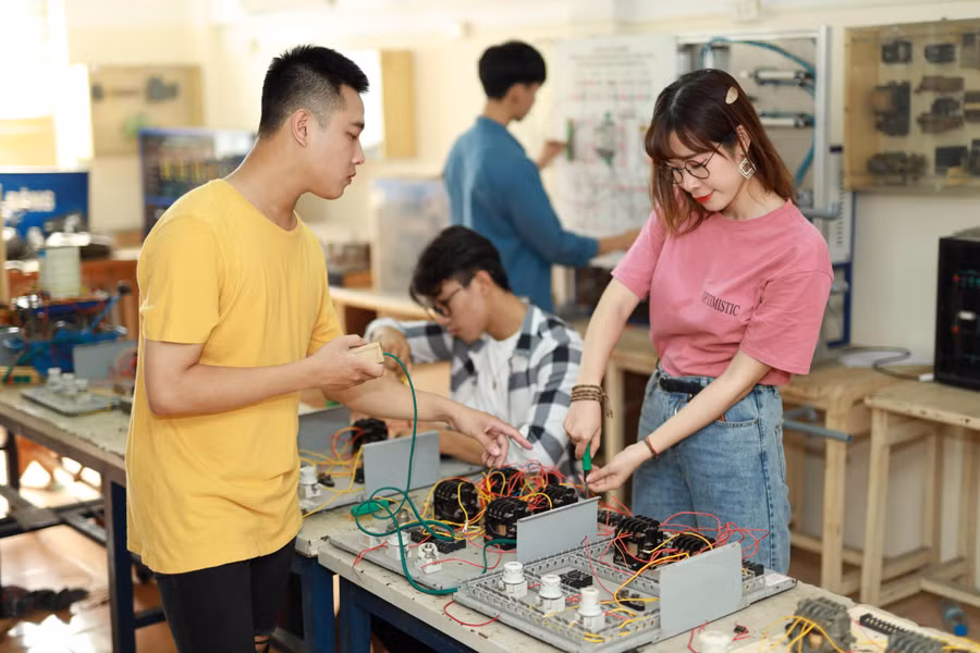 Sinh viên Trường ĐH Phương Đông. Ảnh: Thế Đại